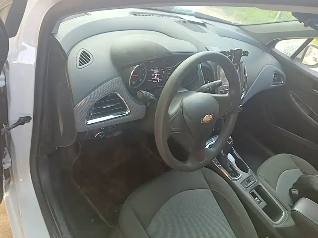 Chevrolet Cruze 2019 2018 320 Automatic Pioneer Sunroof Edition