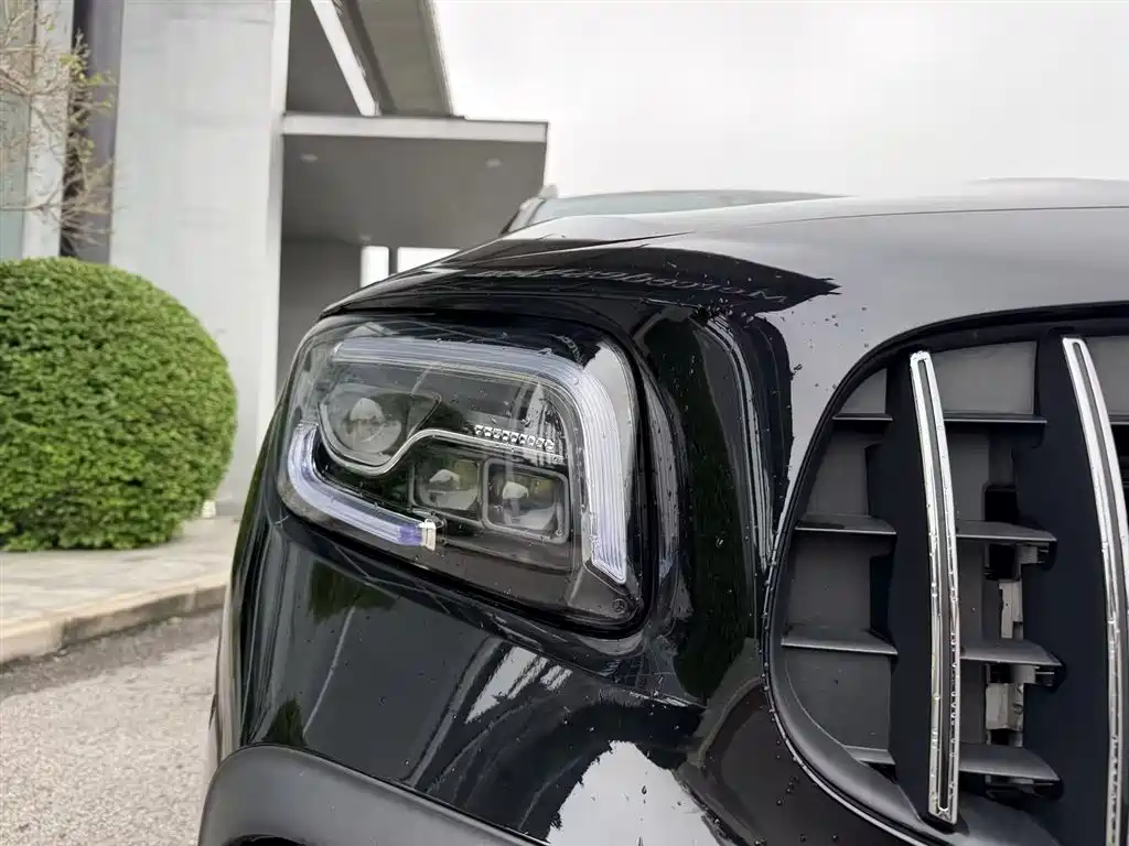 MERCEDES-BENZ GLB AMG