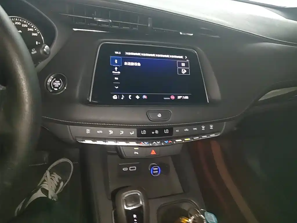 Photo 13 - Cadillac XT4