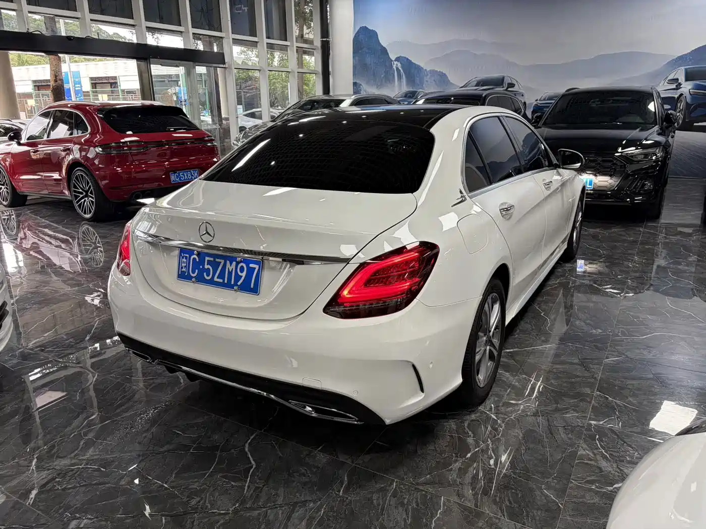Photo 5 - Mercedes-Benz C-Class