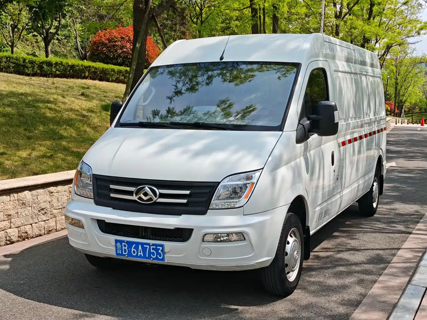صورة 1 - SAIC Maxus Xintu V80