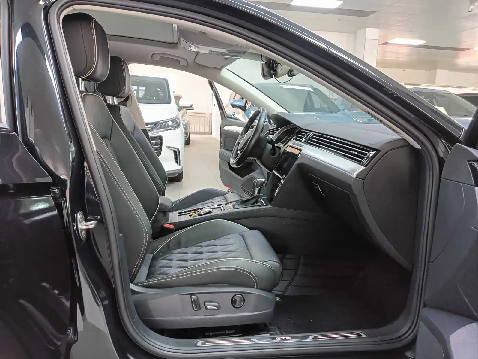 Фото 8 - Volkswagen Magotan GTE Plug-in Hybrid