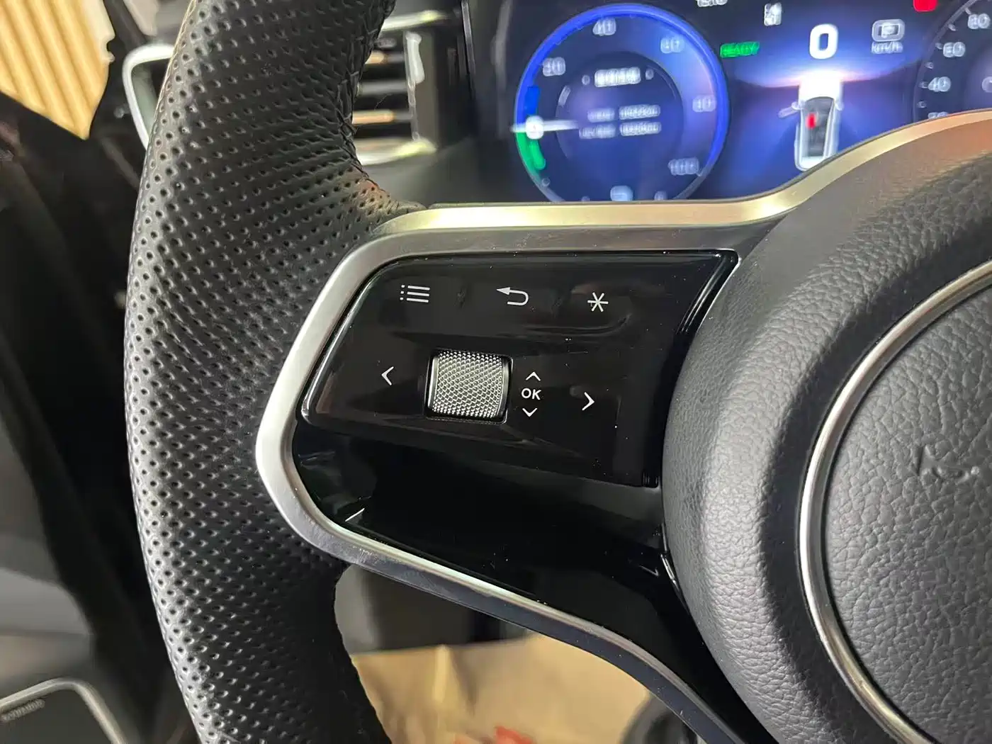 Hongqi HS7 PHEV 2024 2.0T PHEV 4WD Flagship Edition 6-seater фото 13