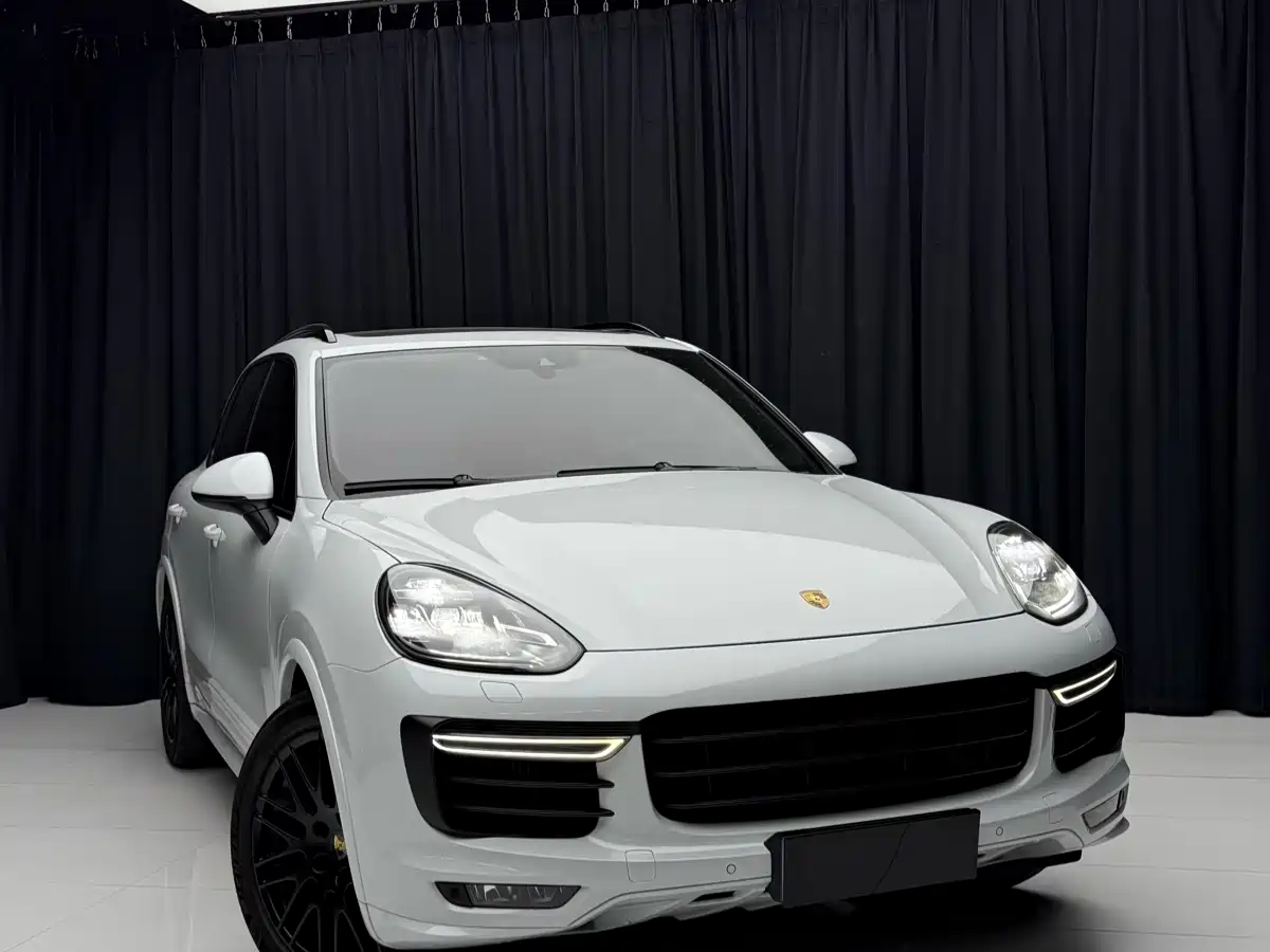 Porsche Cayenne 2015 Cayenne GTS 3.6T фото 8