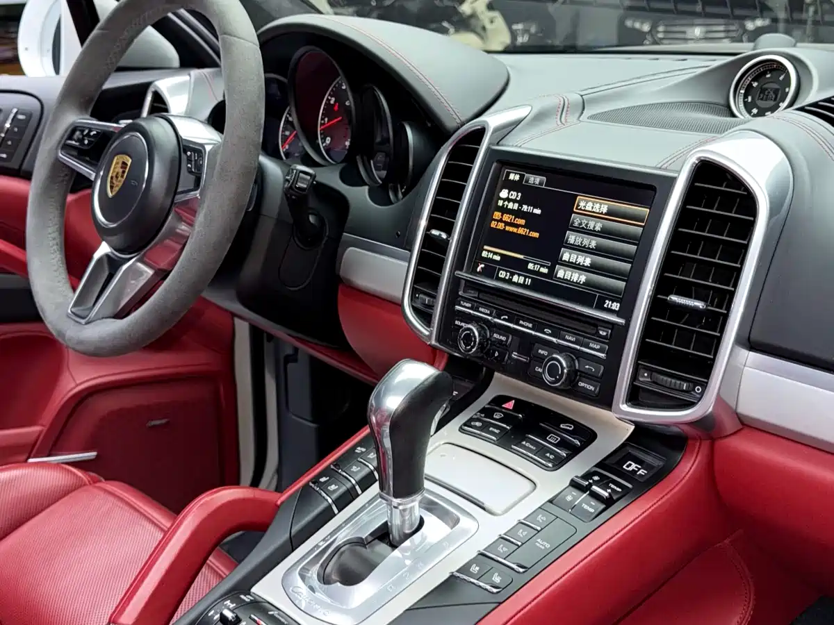 Porsche Cayenne 2015 Cayenne GTS 3.6T фото 19