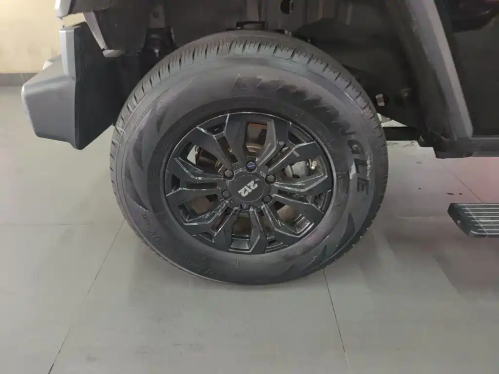 212 T01 2025 2024 2.0T Explorer
