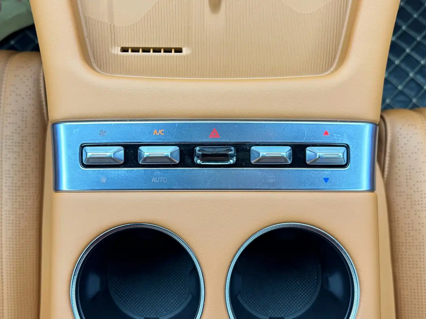 Jetour X70L 2025 2025 2.0T Automatic Flagship 7-Seater