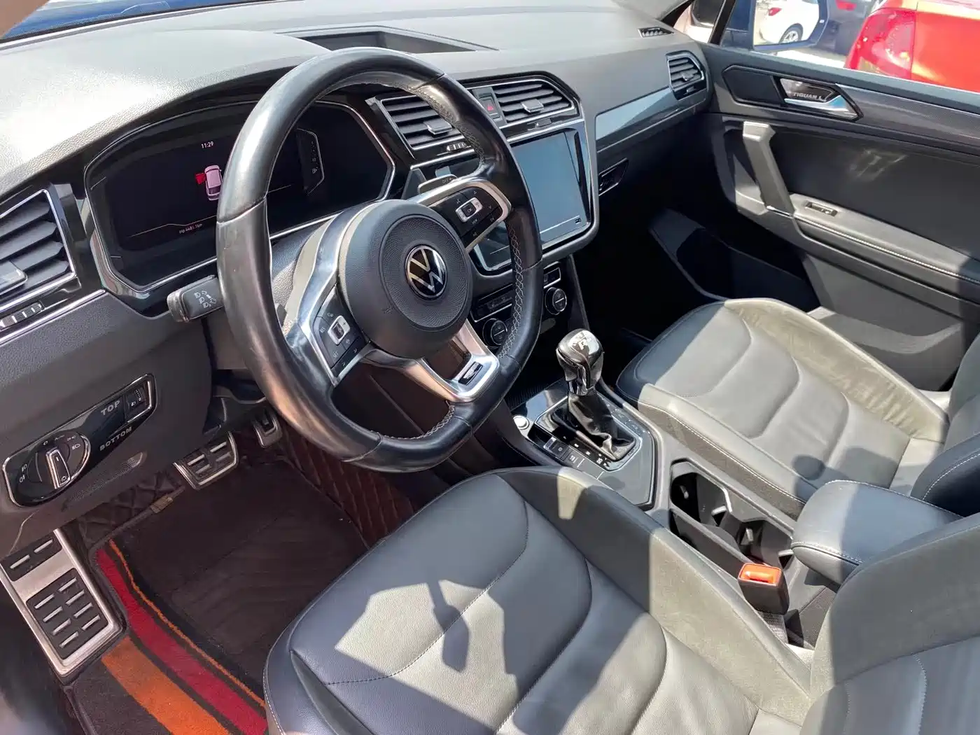 Volkswagen Tiguan L 2021 330TSI Automatic 2WD R-Line Premium фото 5