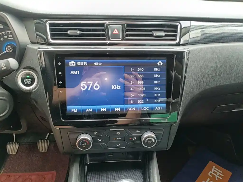 Dongfeng Fengguang Fengguang 580 2016 2016 Model 1.5T Manual Luxury Version