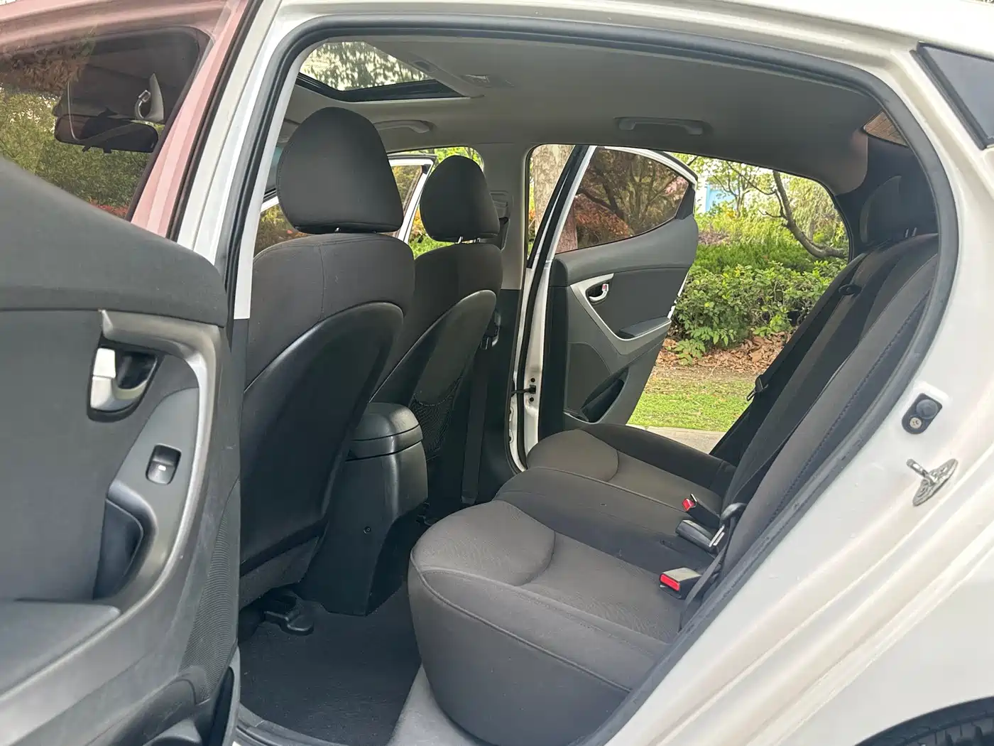 Hyundai Langdong 2016 1.6L Automatic Premium Edition фото 9