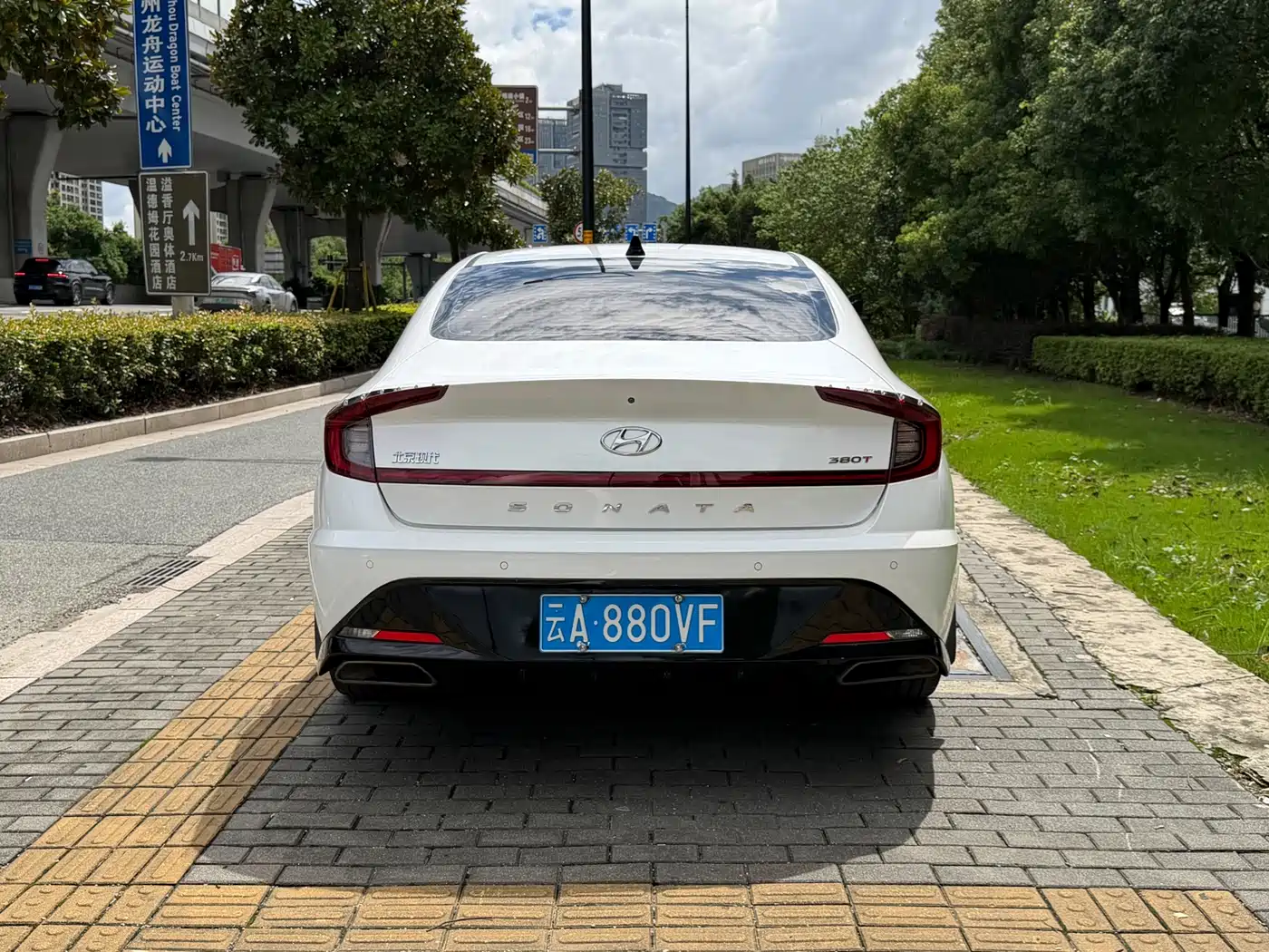 Фото 4 - Hyundai Sonata
