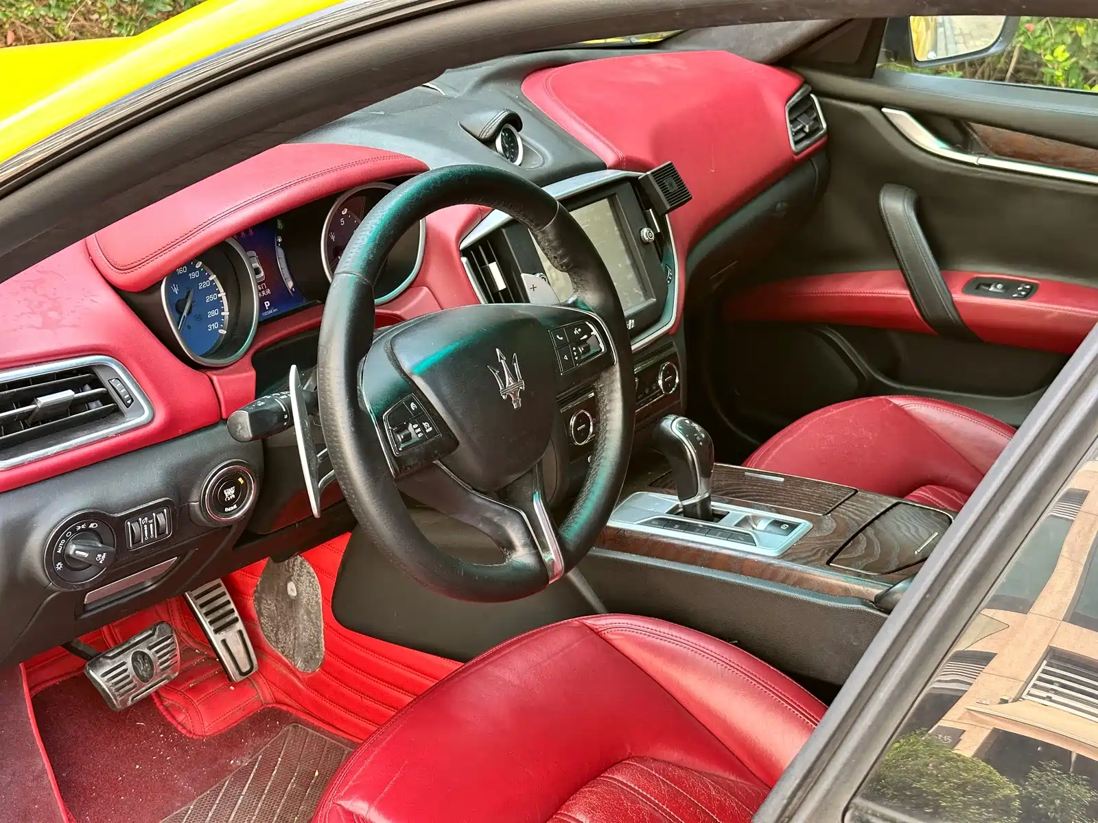 Photo 7 - Maserati Ghibli