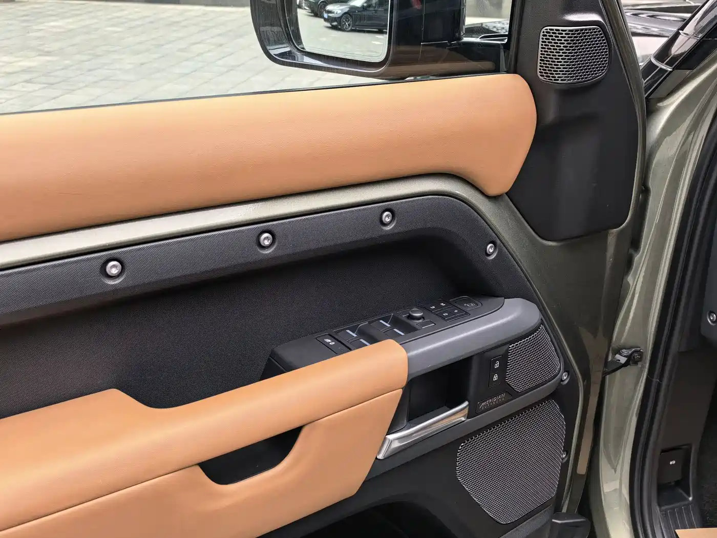 LAND ROVER GUARD