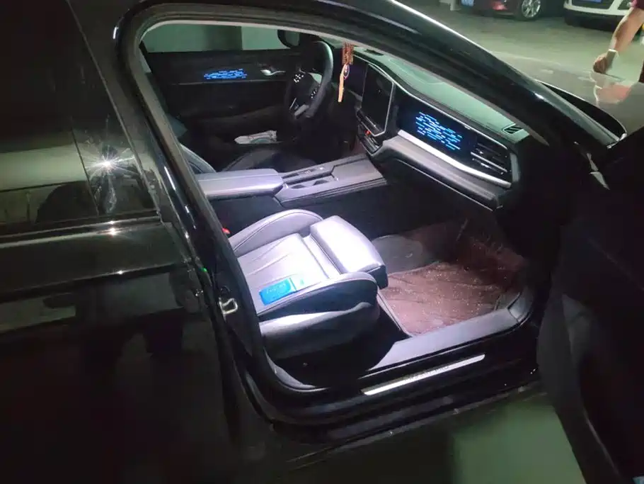 Фото 8 - Volkswagen Passat
