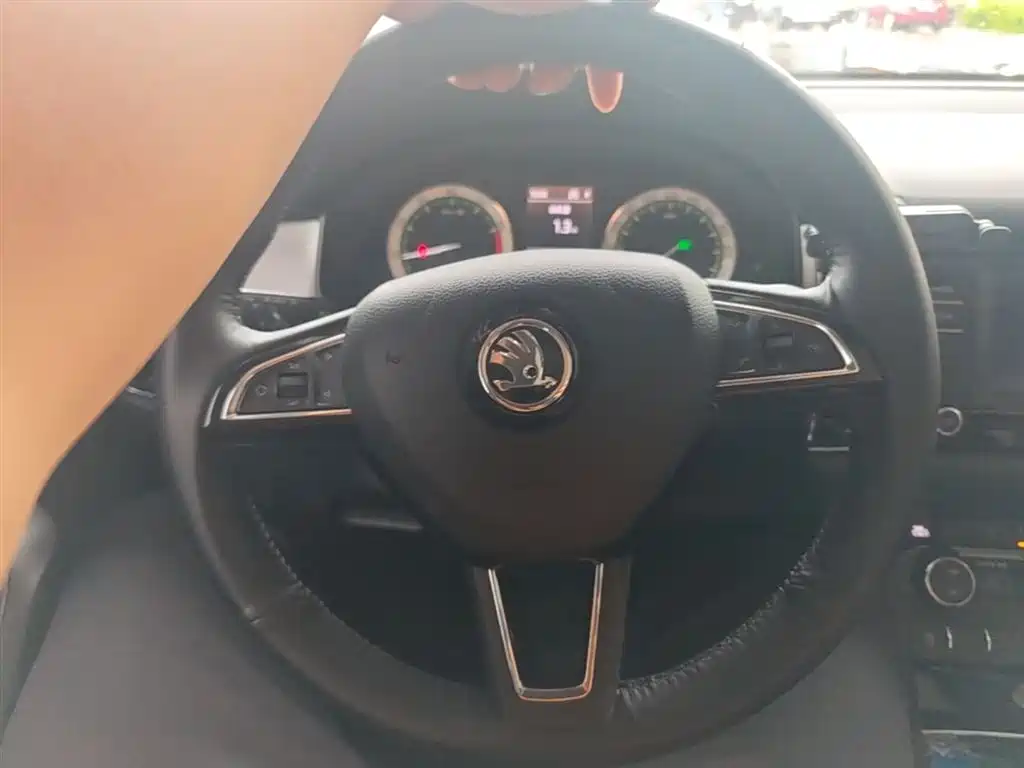 Škoda Kodiaq 2017 TSI330 5-seater 2WD Comfort Edition фото 11