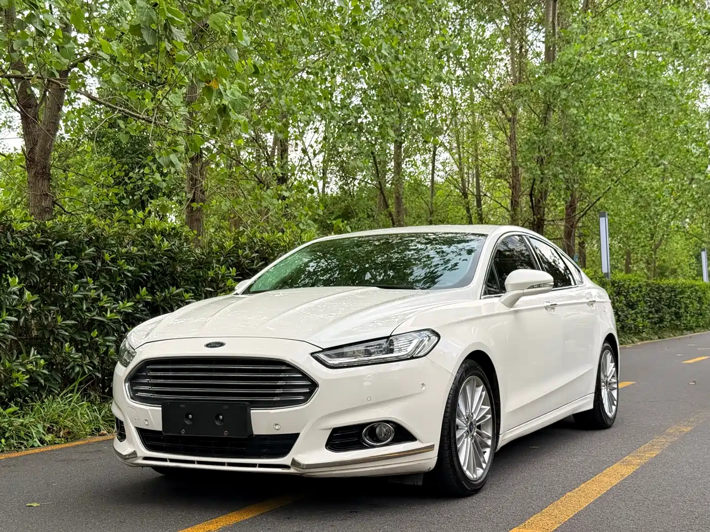 Фото 1 - Ford Mondeo
