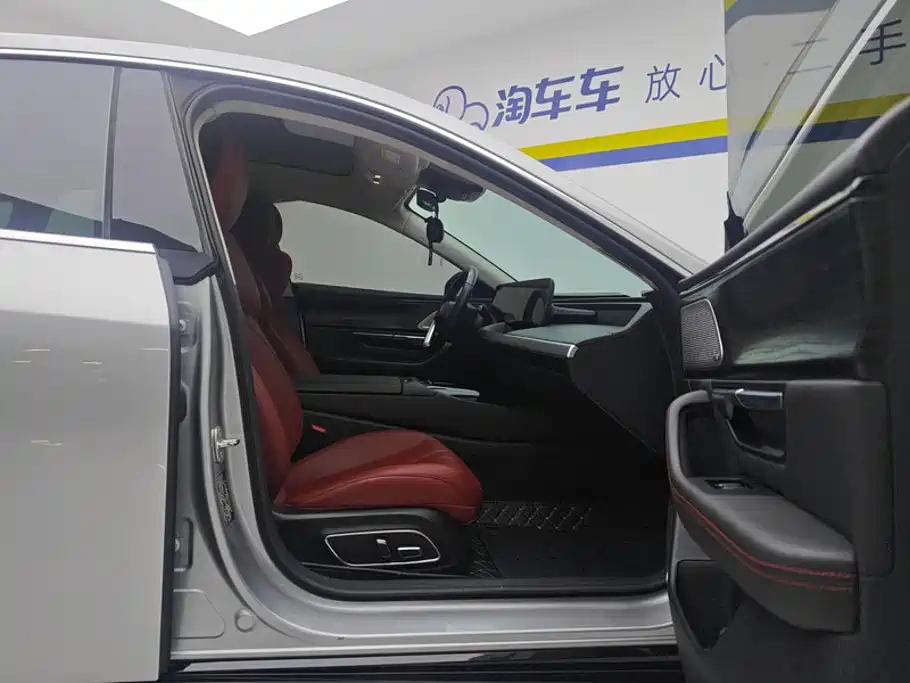 Фото 8 - XPeng P7