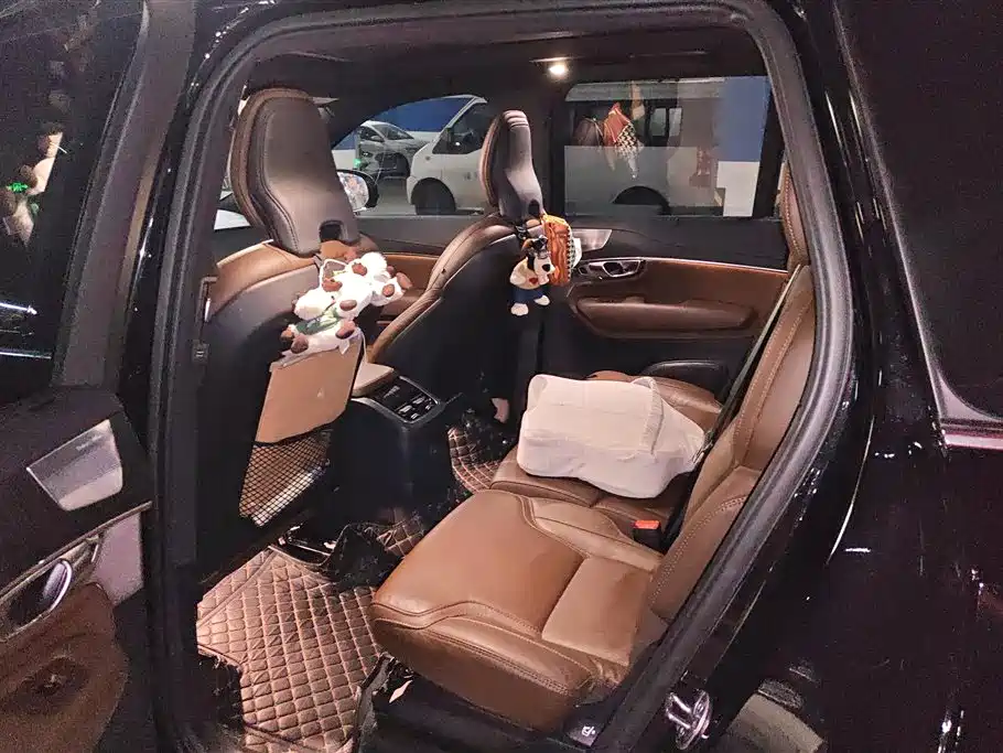 VOLVO XC90 PLUG IN HYBRID