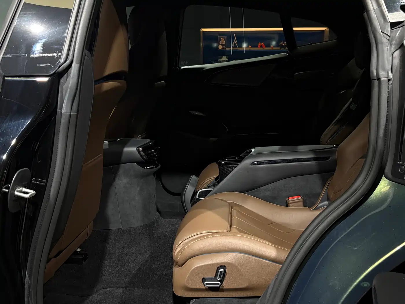 Ferrari Purosangue 2026 2023 6.5L V12