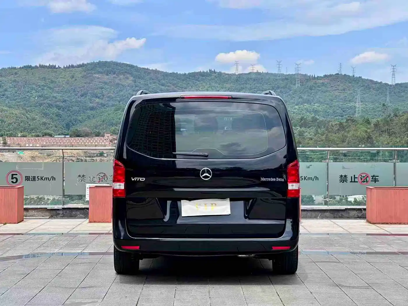 Mercedes-Benz Vito 2023 2.0T Elite 9-Seater фото 5