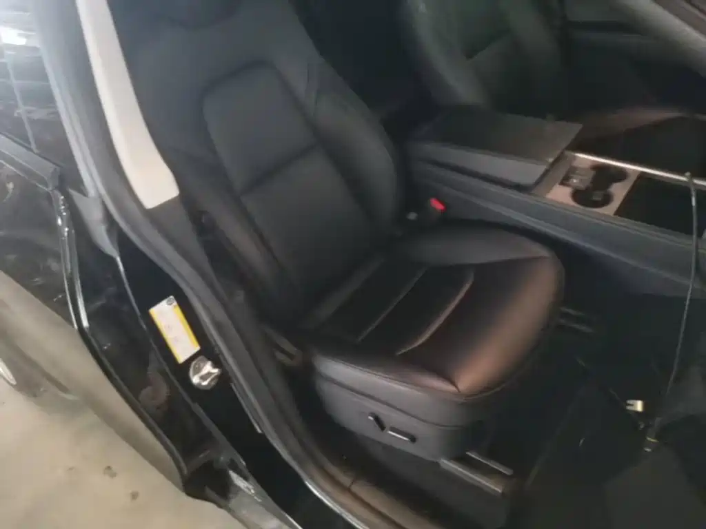 Фото 25 - Tesla Model Y