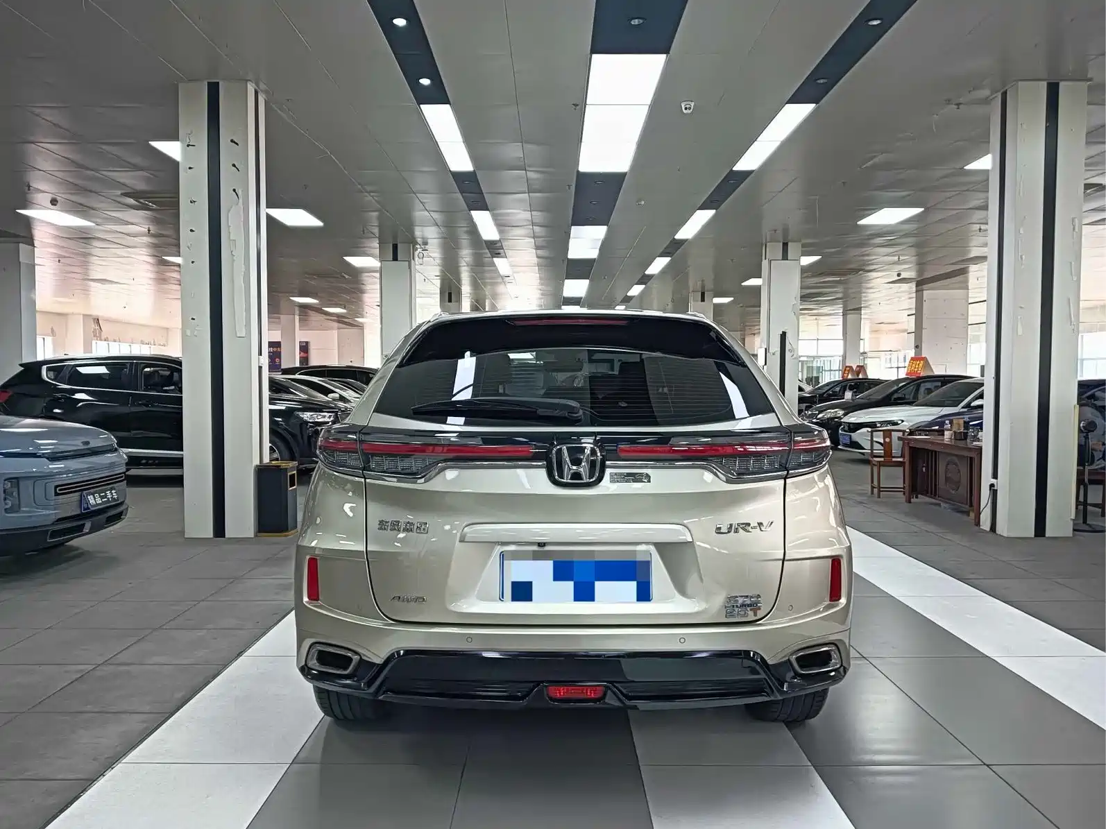 Фото 13 - Honda UR-V