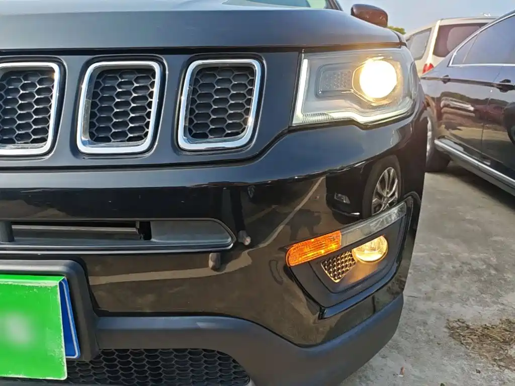 Фото 24 - Jeep Compass