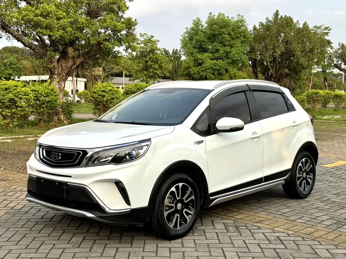 Фото 1 - Geely Vision X3