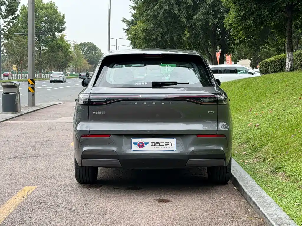 Фото 5 - Geely Galaxy Galaxy E5