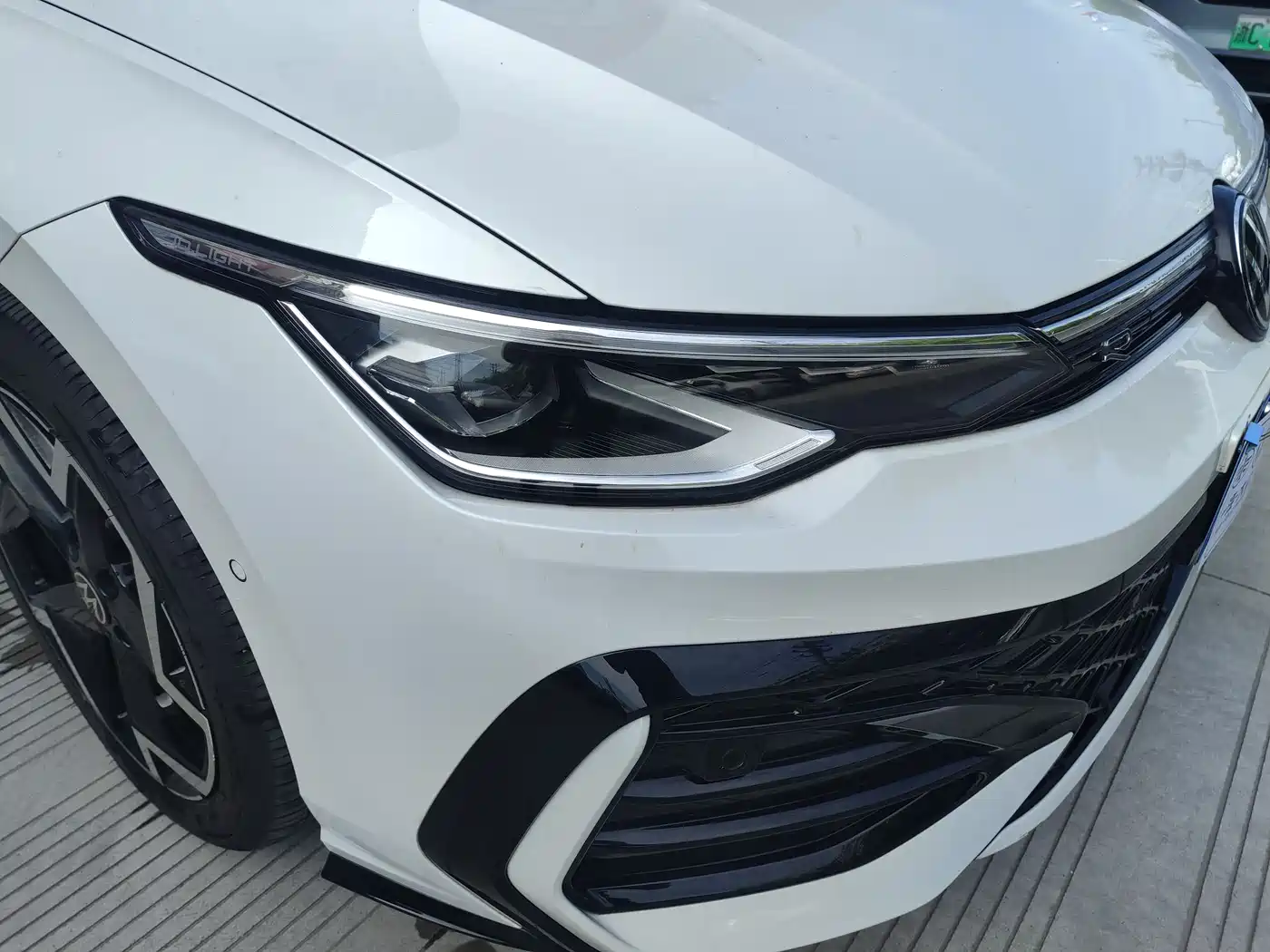 Volkswagen Golf 2025 Facelift 300TSI R-Line фото 13