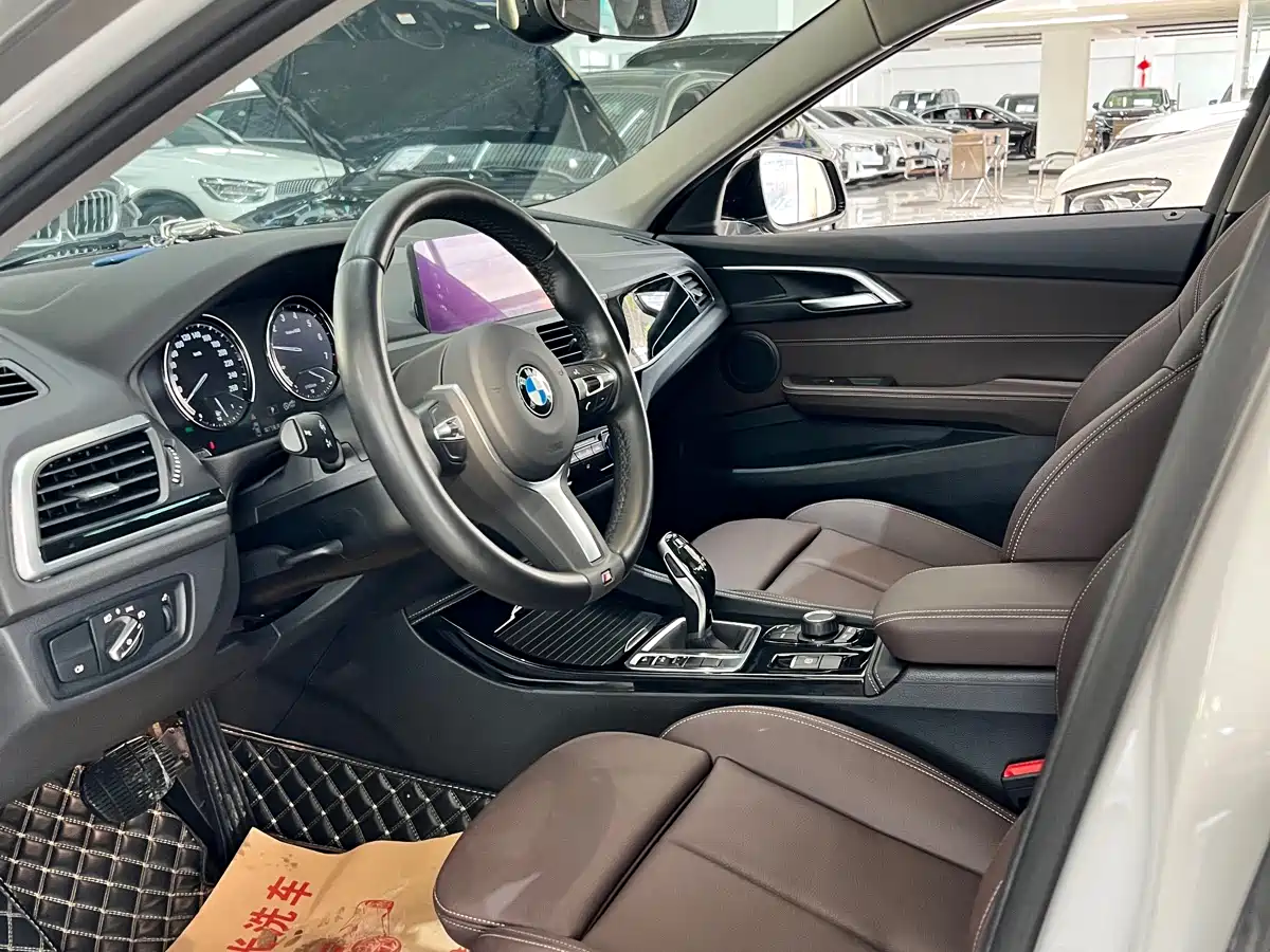 BMW 1 Series 2020 Model 120i M Sport Package фото 7