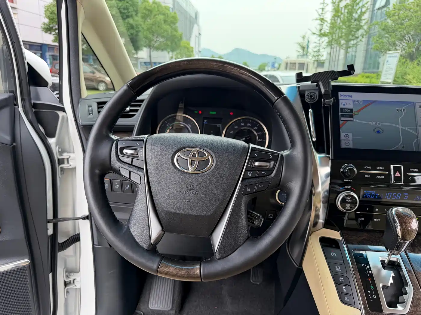 Toyota Alphard 2020 Hybrid 2.5L Premium Edition фото 16