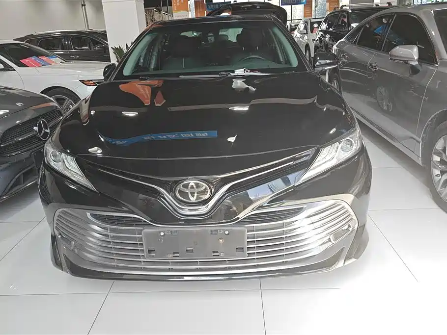 Toyota Camry 2018 2.5G Luxury Edition фото 2
