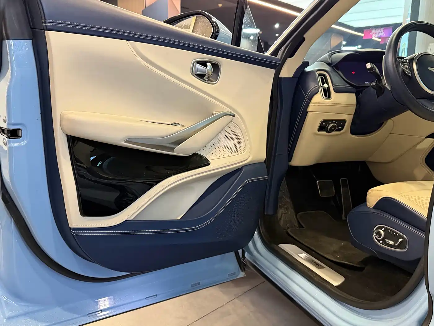 Aston Martin DBX 2022 2022 3.0T STRAIGHT-SIX