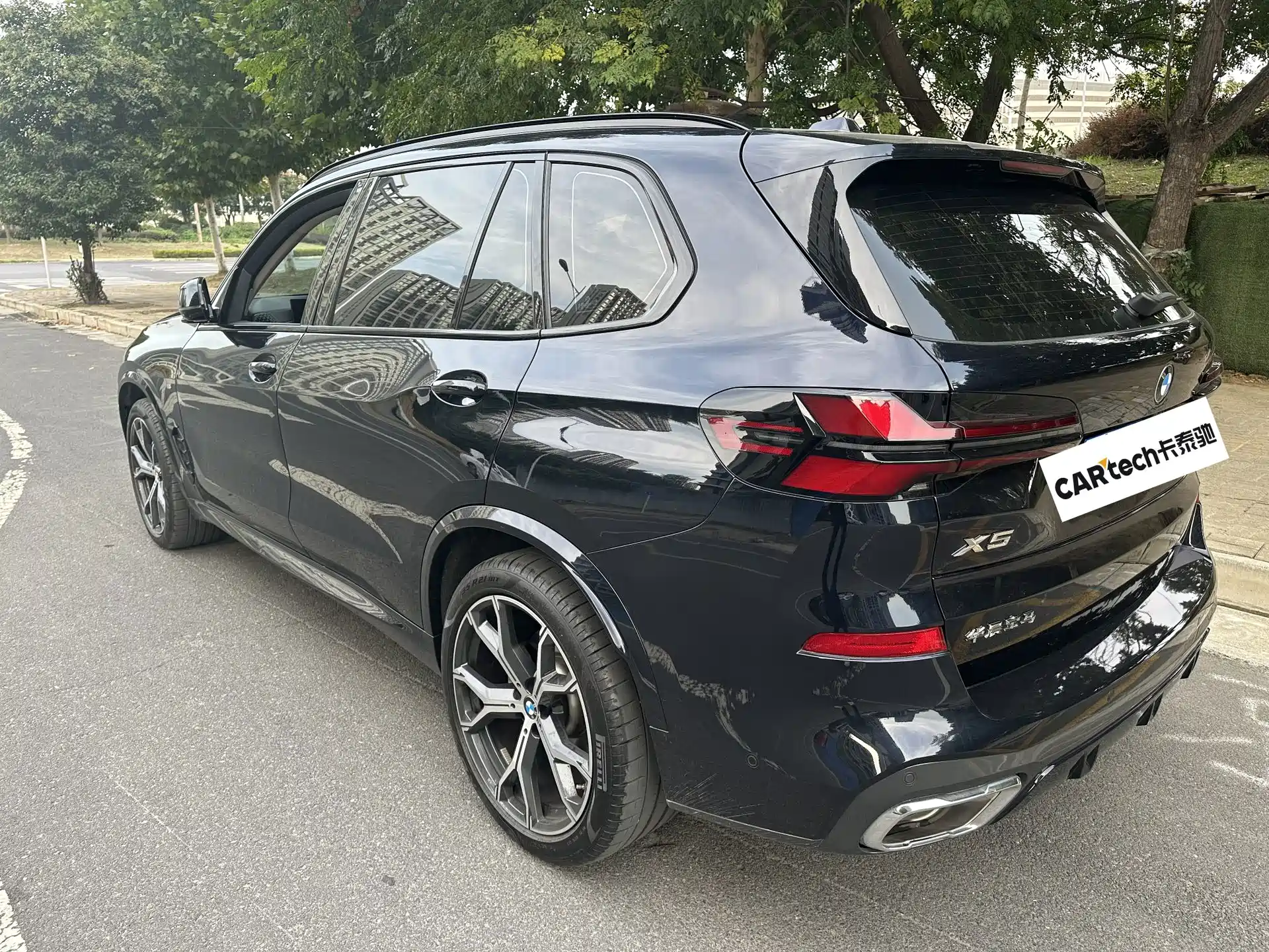 Photo 5 - BMW X5