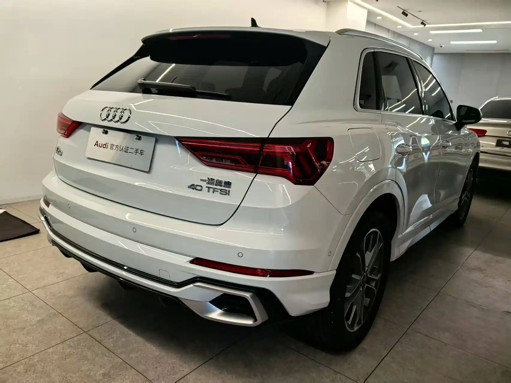 Photo 4 - Audi Q3