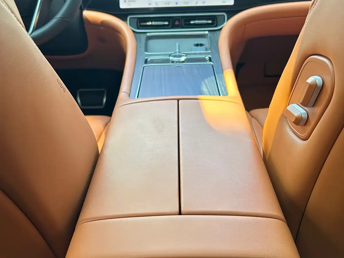 AITO Wenjie AITO M9 2024 Pure Electric Max Edition 100kWh 6-Seater фото 9