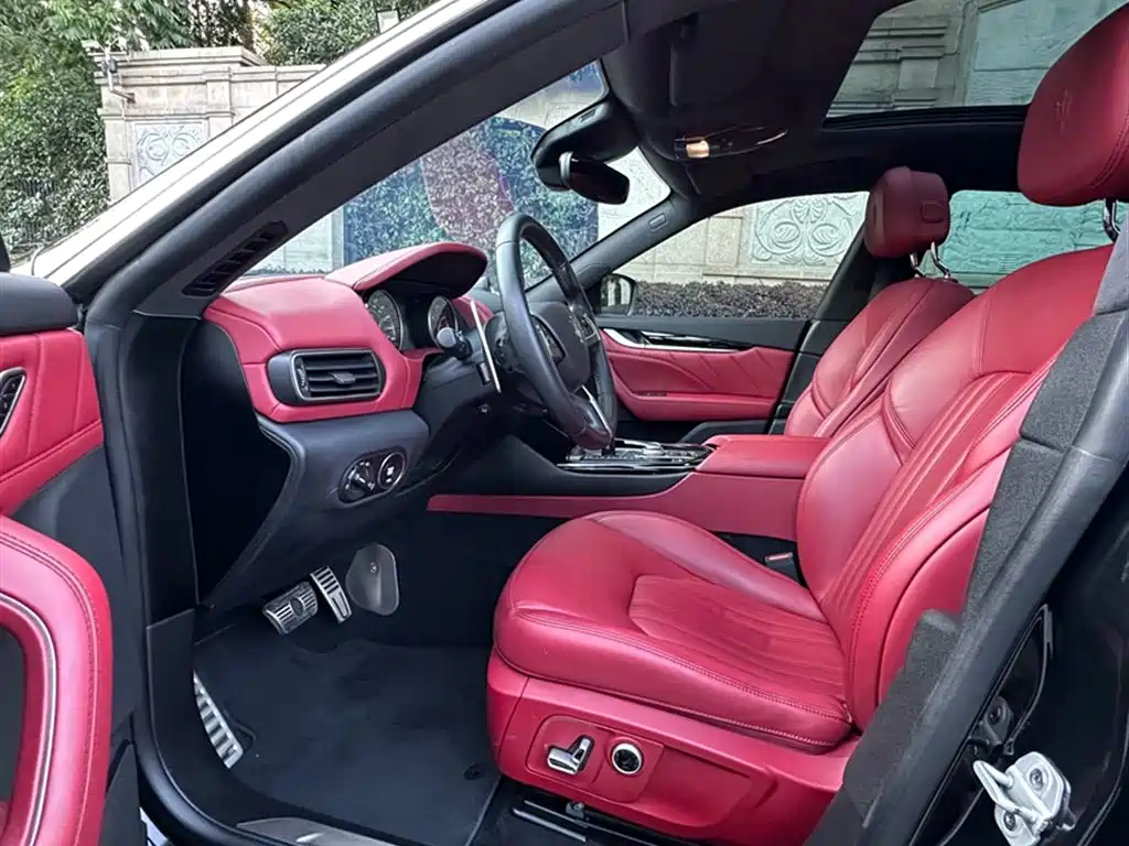 MASERATI LEVANTE