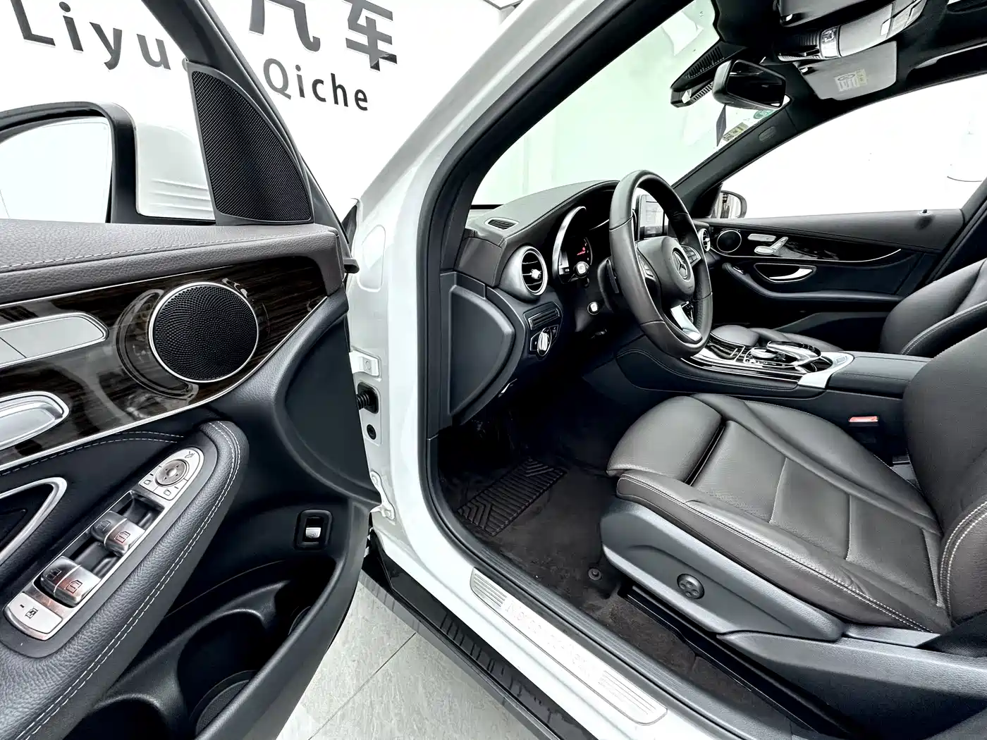 Mercedes-Benz GLC 2019 GLC 260 4MATIC Dynamic фото 5
