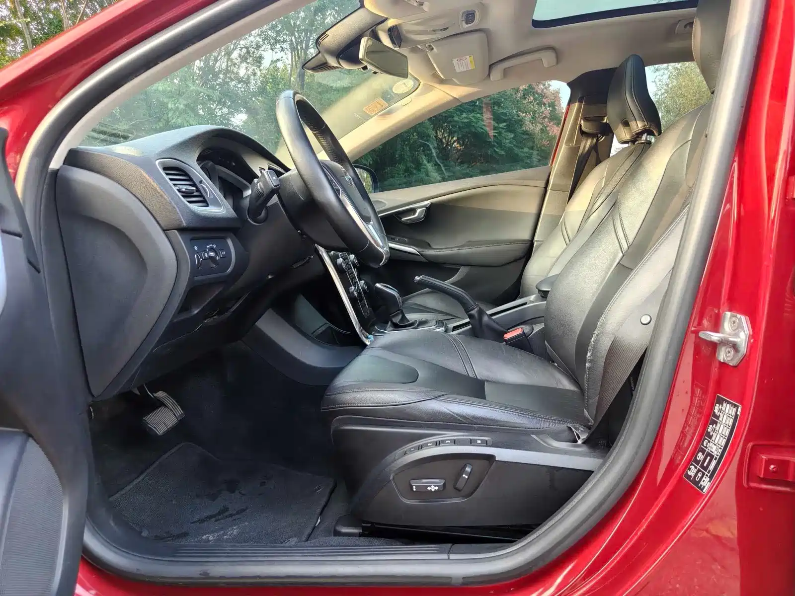 Фото 4 - Volvo V40