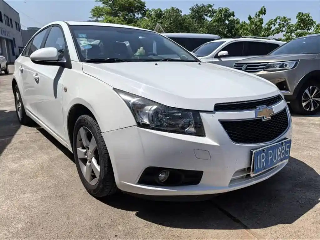 Chevrolet Cruze 2013 Model 1.8L SE AT фото 2