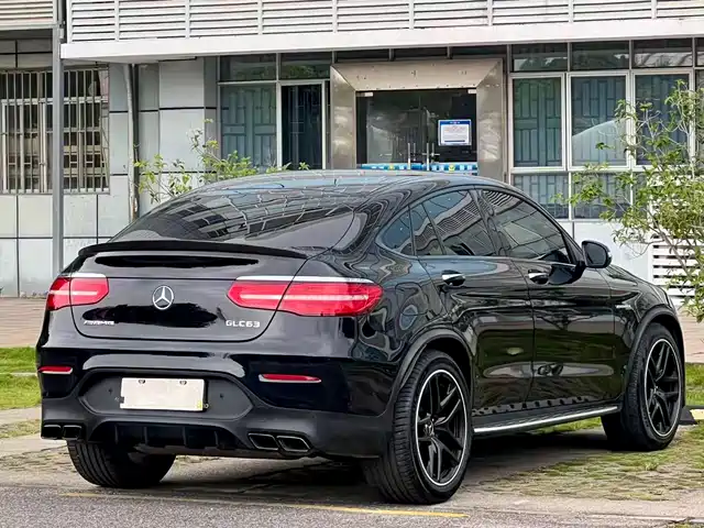 Mercedes-Benz GLC Coupe AMG 2018 AMG GLC 63 4MATIC+ Coupe SUV — фото 4