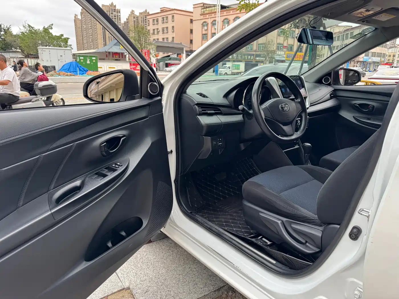 Toyota YARiS L Zhi Xiang 2019 1.5E CVT Charming China VI фото 15