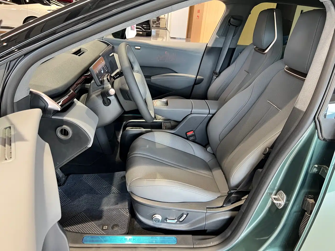 Zeekr X 2025 5-Seater AWD Sport Edition фото 10