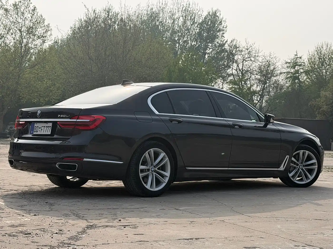 BMW 7 Series 2016 750Li xDrive 4-Seater фото 4