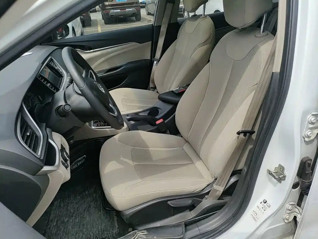 Фото 15 - Buick Excelle