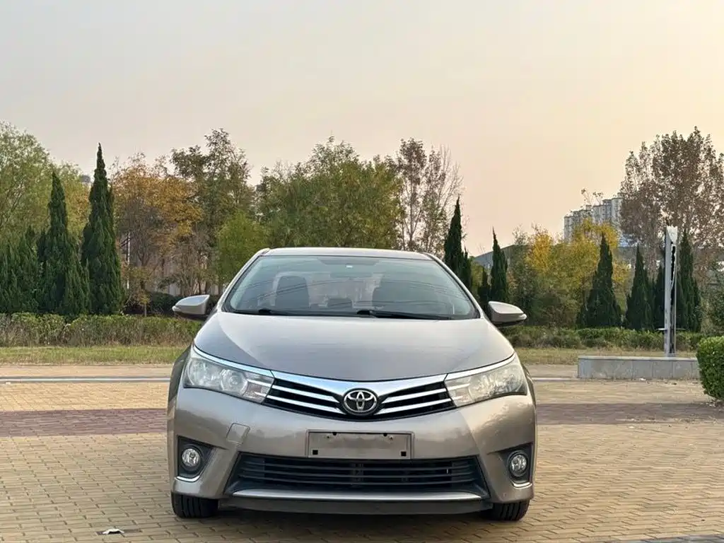 Фото 2 - Toyota Corolla