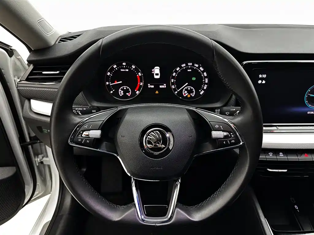 Фото 19 - Škoda Octavia