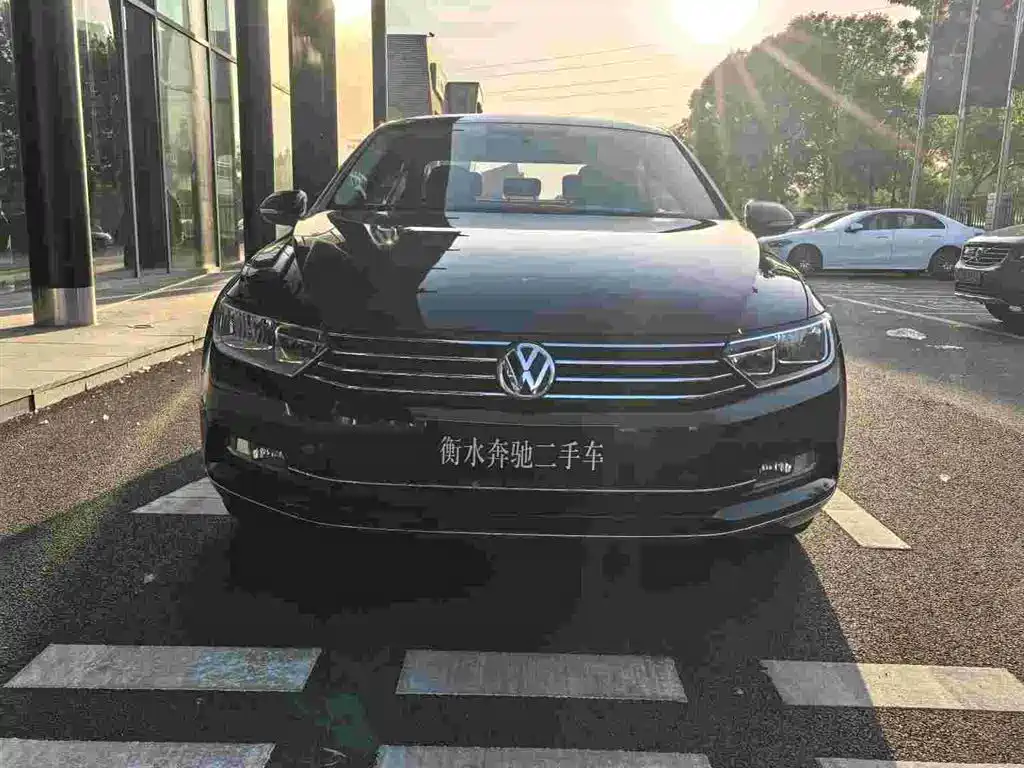 Volkswagen Magotan 2018 280TSI DSG Comfort фото 2