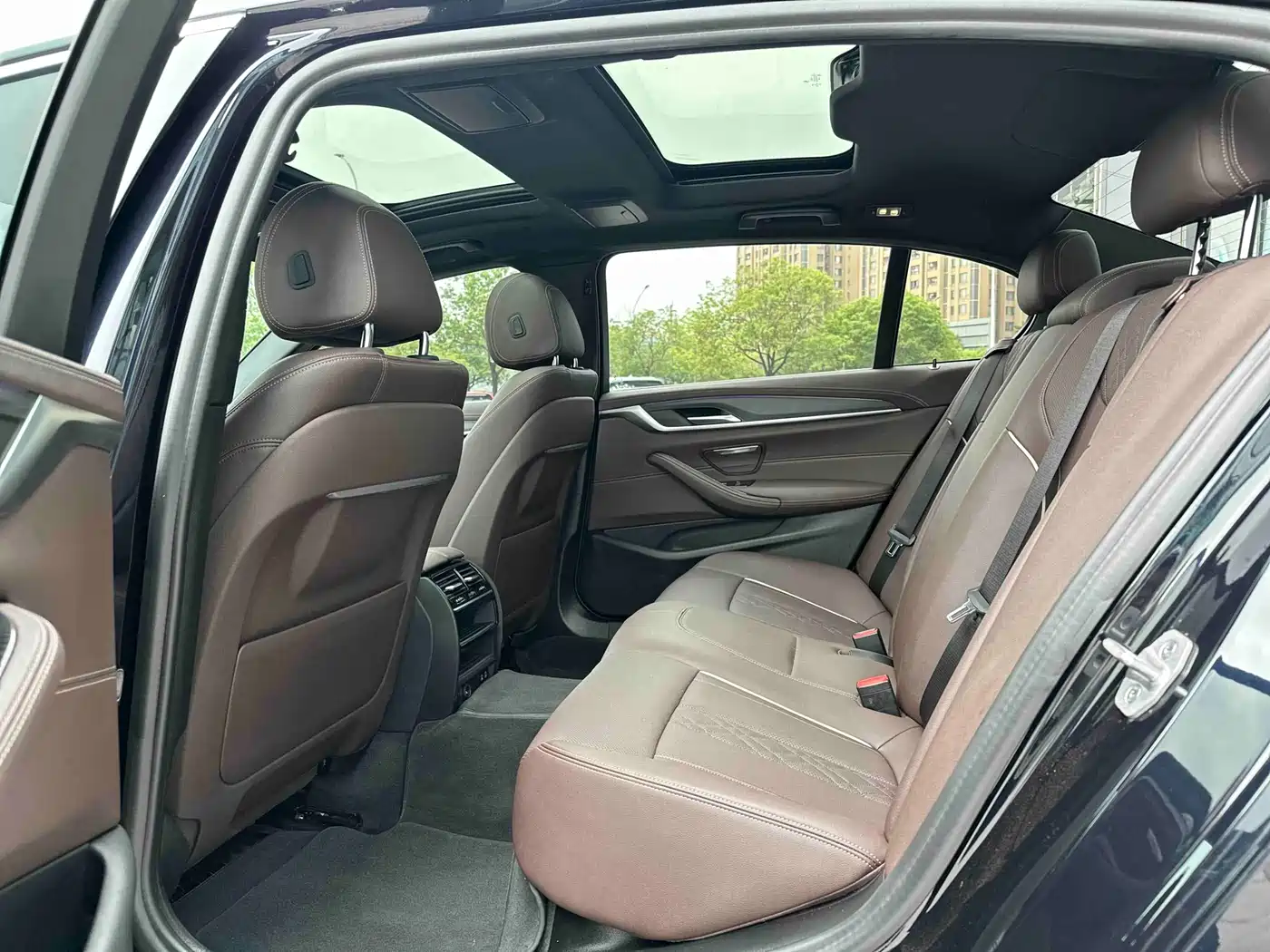 BMW 5 Series 2021 530Li Leading M Sport Package фото 15